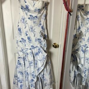 Chic Strapless Blue Floral Dress